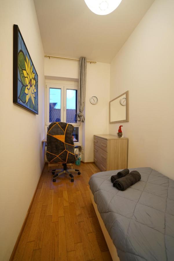 Ferienwohnung Fast Wifi E Netflix -- Centro Di Rho Vicino Stazione Exterior foto