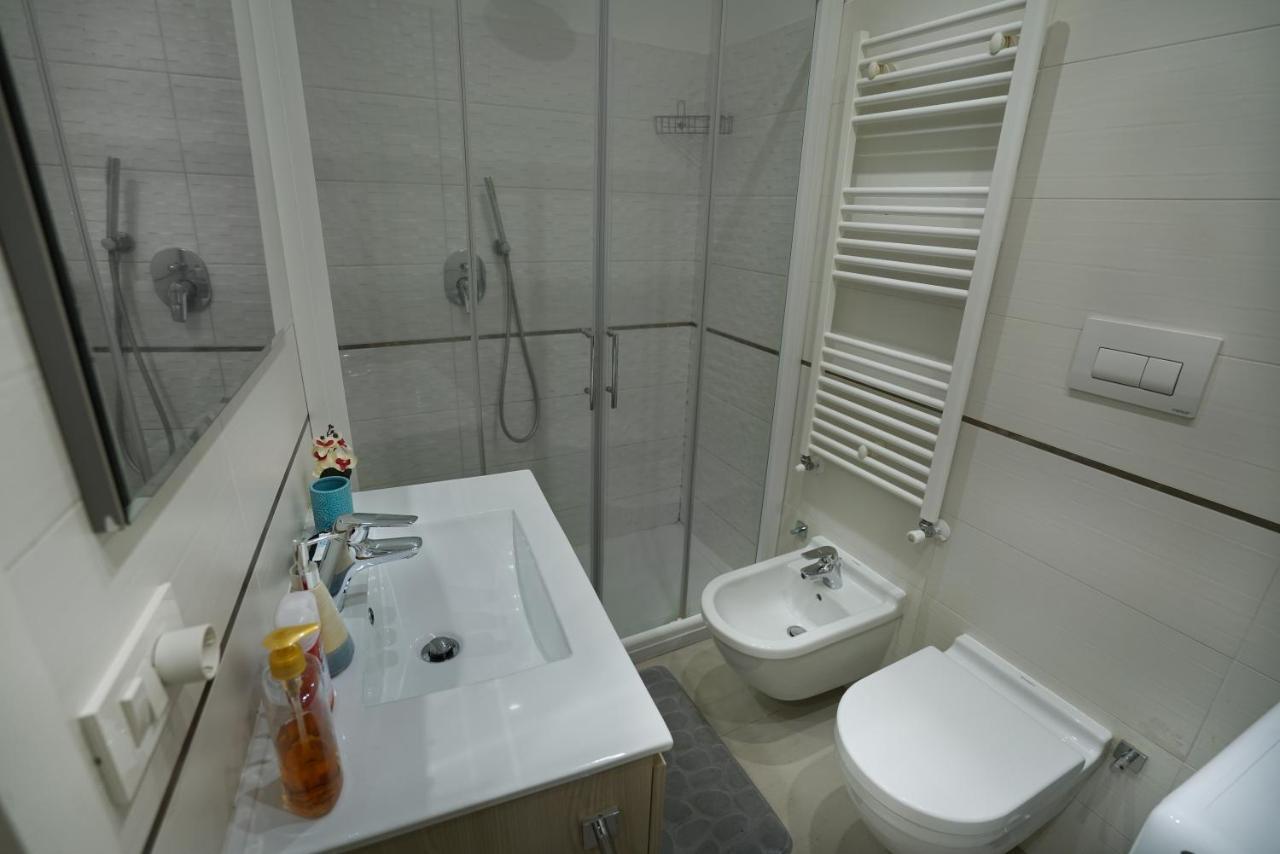 Ferienwohnung Fast Wifi E Netflix -- Centro Di Rho Vicino Stazione Exterior foto